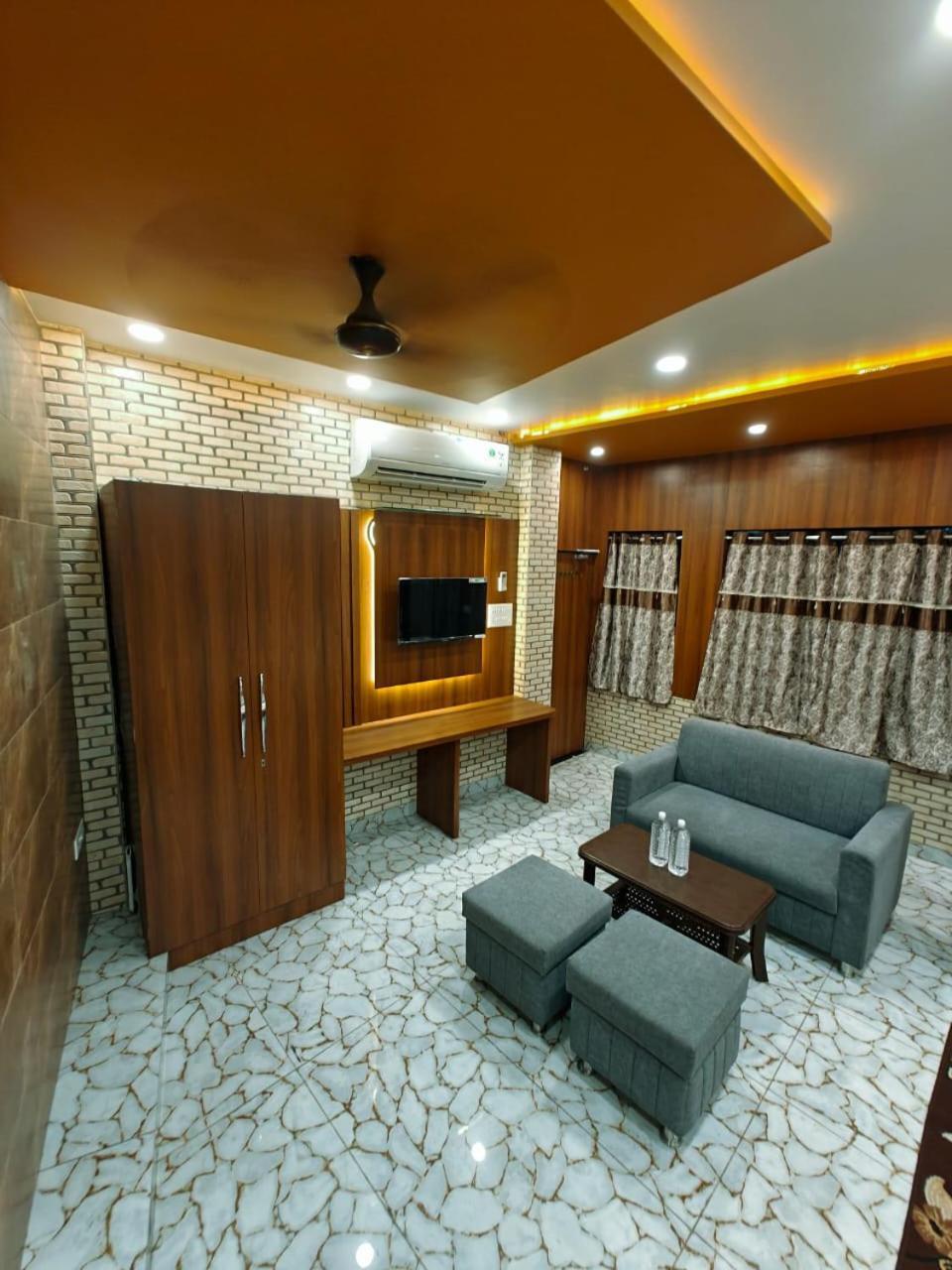 Shri Kailash Pati Guest House- Opposite Kashi Vishwanath Temple 瓦拉纳西 外观 照片